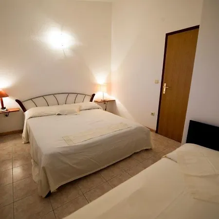 In With Sea View, Balcony, Air Conditioning, Wi-fi Duće