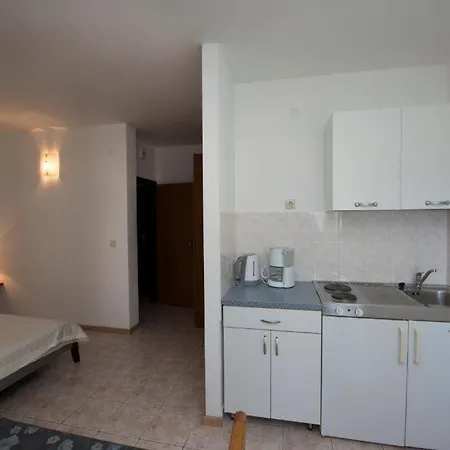 In With Sea View, Balcony, Air Conditioning, Wi-fi * Duće