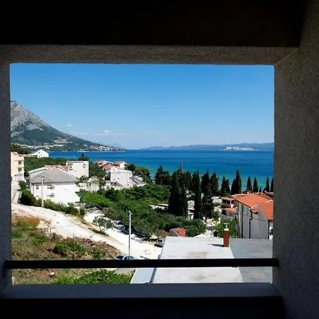 Apartment In With Sea View, Balcony, Air Conditioning, Wi-fi *