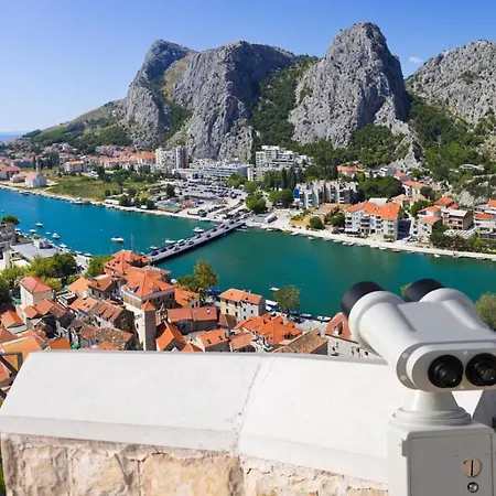Appartement In With Sea View, Balcony, Air Conditioning, Wi-fi